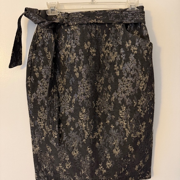 Banana Republic Dresses & Skirts - Banana Republic Jacquard Belted Pencil Skirt
